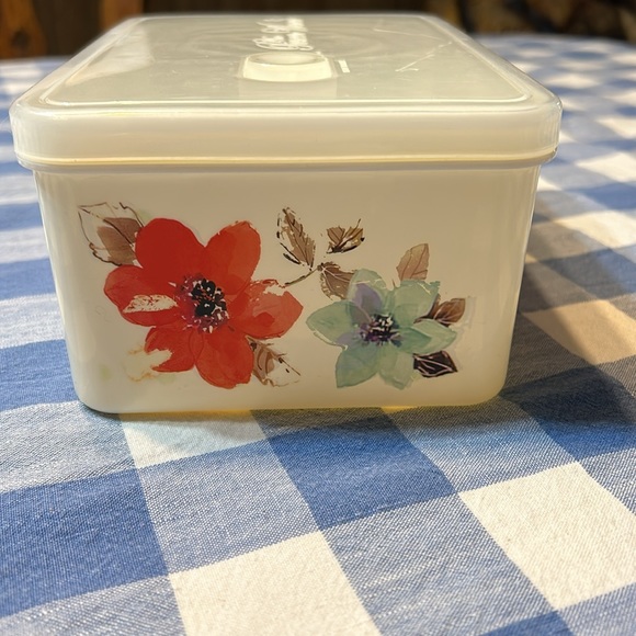 The Pioneer Woman pantryware/ container - Picture 2 of 9